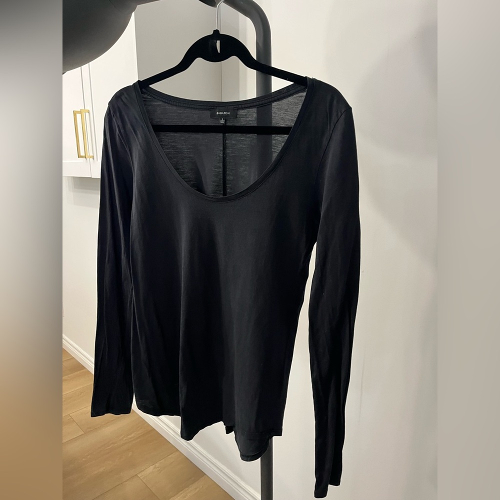 Aritzia Babaton long sleeved shirt